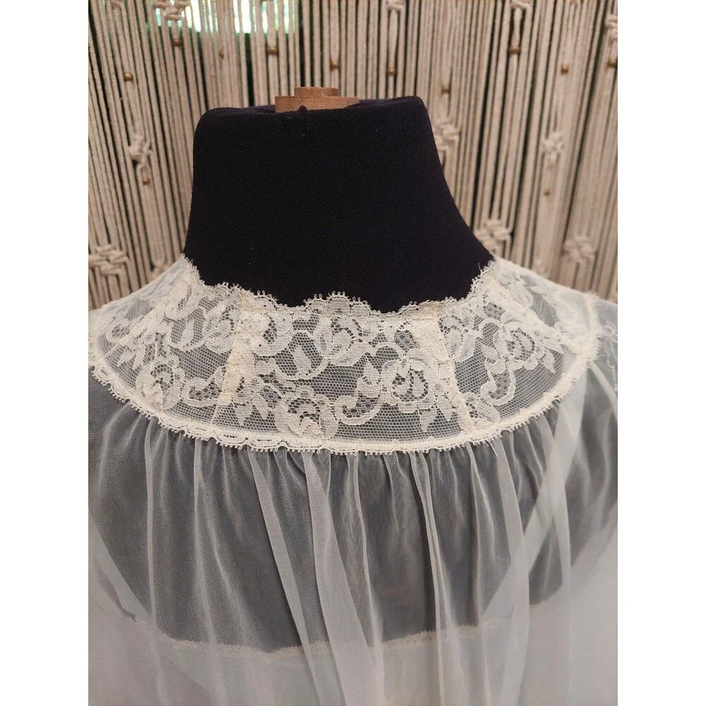 Vintage Vanity Fair Peignoir Lace Puff Embroidered Sleeve Sheer Tricot Robe Sz M